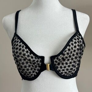 VICTORIAS SECRET bra 34DD black & nude mesh front closure